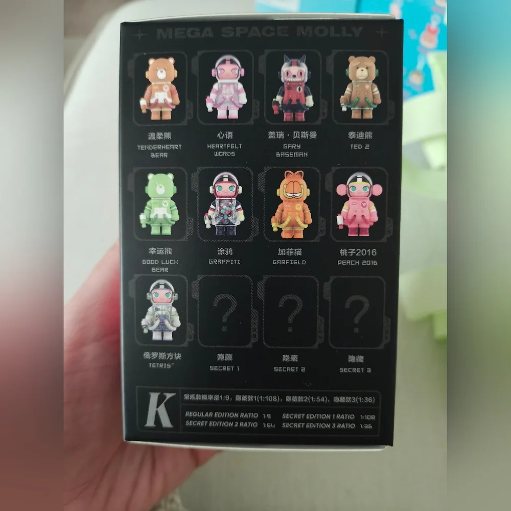 Peach Mega Space Molly Series 03 Explorer Figure - Picture 2 of 6